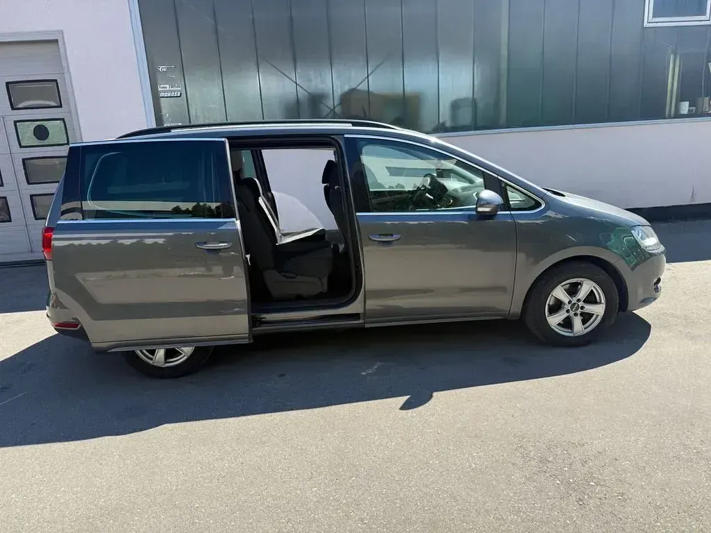 Gebraucht VW Sharan Comfortline 140 PS (102 kW) 2012 Grau Van / Kleinbus
