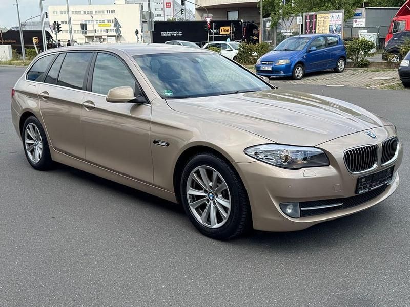 Gebraucht BMW 520 184 PS (135 kW) 2013 Beige Limousine