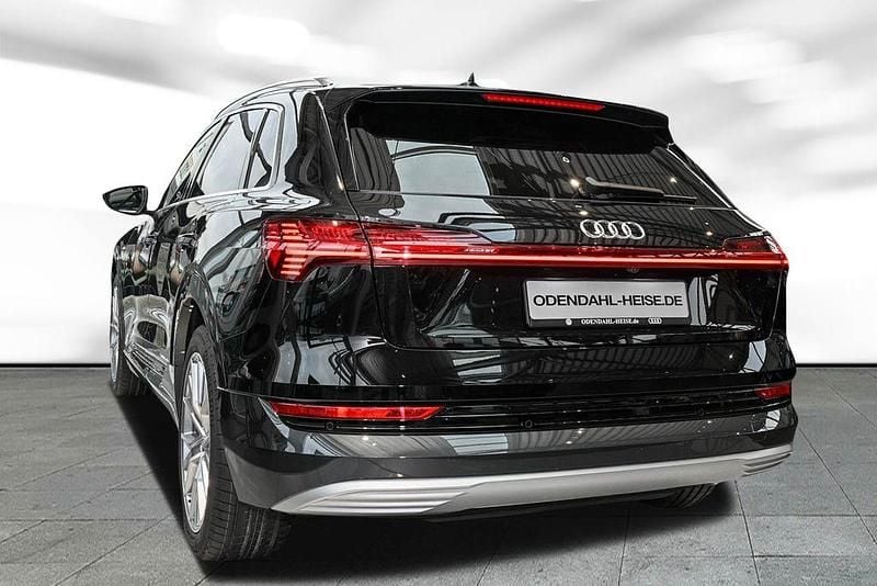Gebraucht Audi e-tron Advanced Plus 230 kW (313 PS) 2023 Mythosschwarz SUV