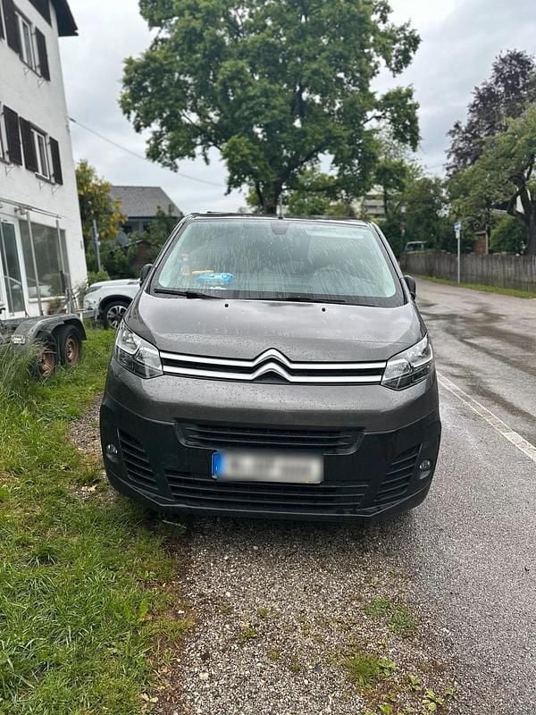 Grau Gebraucht 2021 Citroën Jumpy Van / Kleinbus | 16.300 € - Bild 1/4