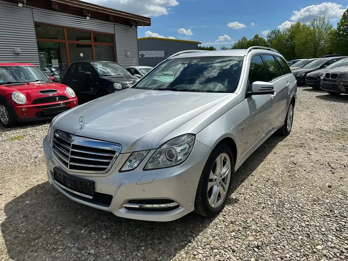 Gebraucht Mercedes E200 136 PS (100 kW) 2011 Silber Kombi
