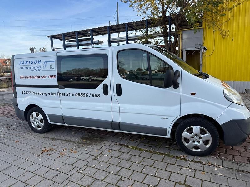 Second-hand Opel Vivaro 116 CP (85 kW) 2013 Alb Monovolum