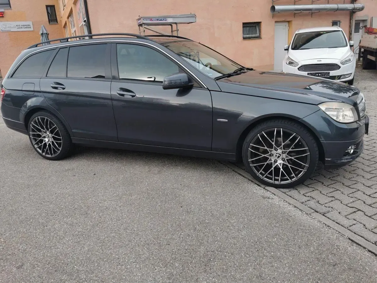 Gebraucht Mercedes C220 170 PS (125 kW) 2010 Grau Kombi