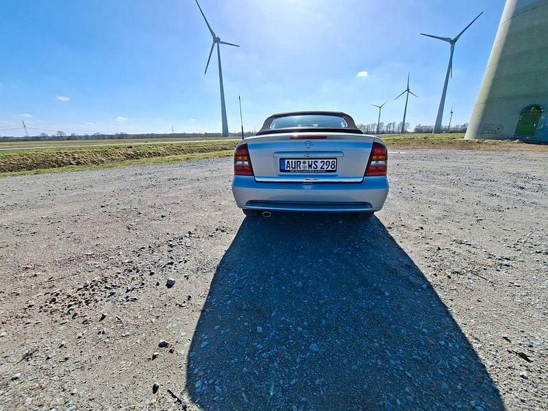 Gebraucht Opel Astra Cabriolet 101 PS (74 kW) 2001 Silber Cabrio