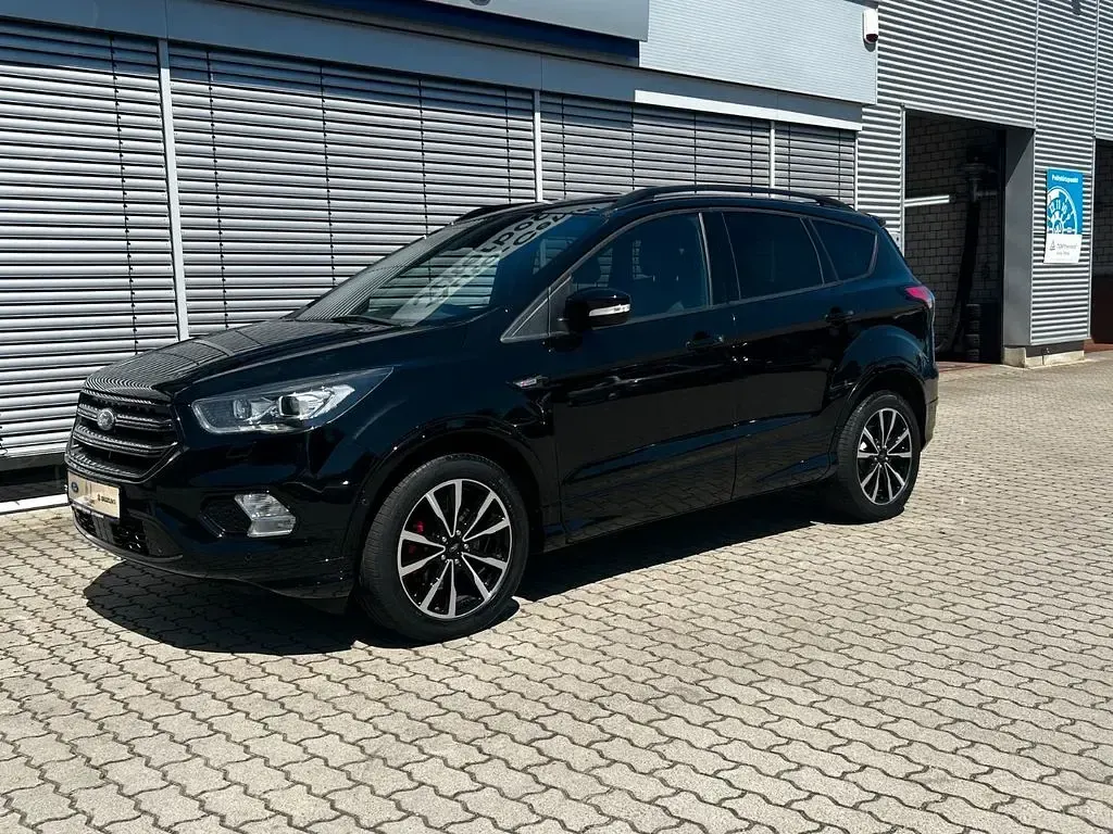 Gebraucht Ford Kuga ST-Line 150 PS (110 kW) 2019 Schwarz SUV