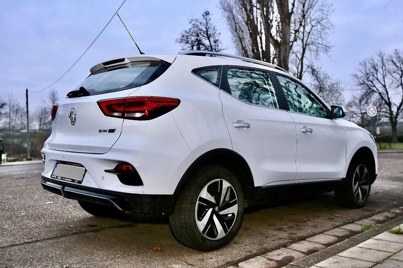 Weiß Gebraucht 2023 MG ZS Comfort SUV | 19.700 € (Guter Preis) - Bild 1/4