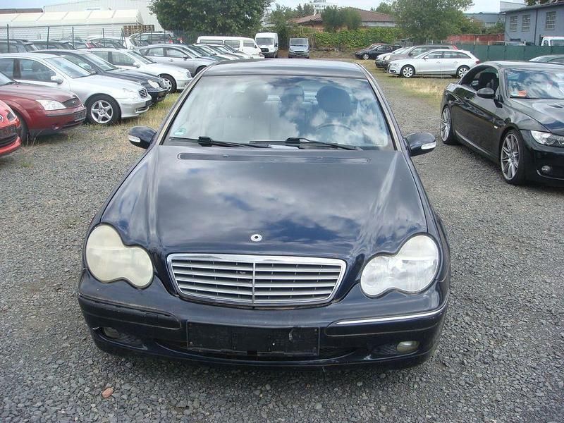 Gebraucht Mercedes C180 Elegance 129 PS (94 kW) 2002 Blau Limousine