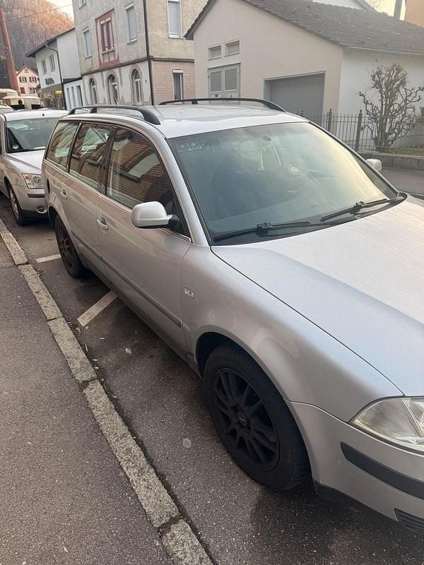 Usata VW Passat 131 CV (96 kW) 2003 Argento Station wagon