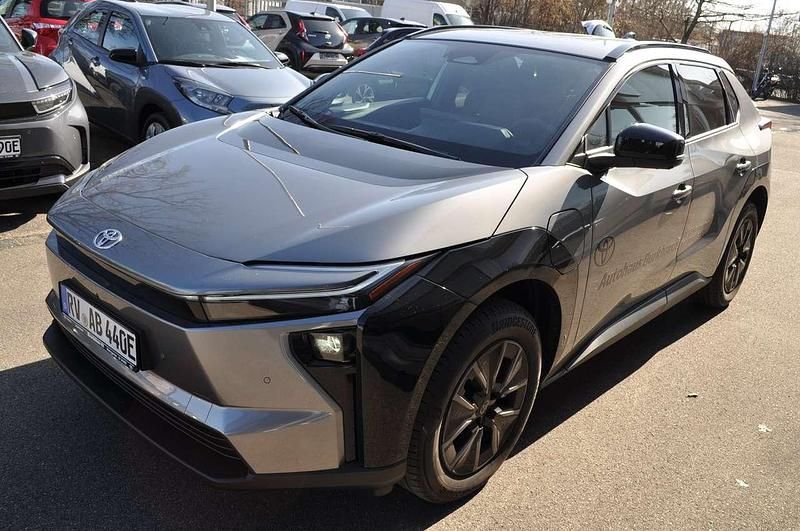 Gebraucht Toyota bZ4X 164 kW (224 PS) 2026 Precious metal SUV