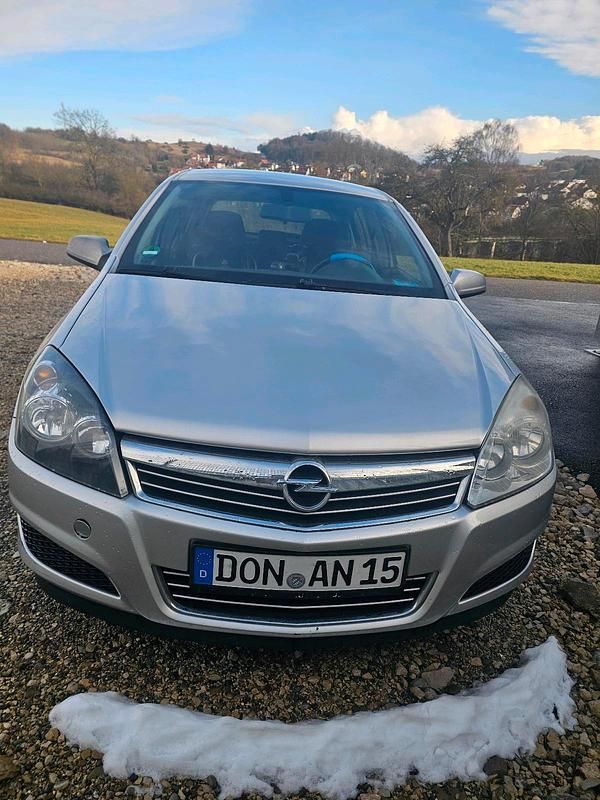 Gebraucht Opel Astra 100 PS (73 kW) 2004 Grau Limousine