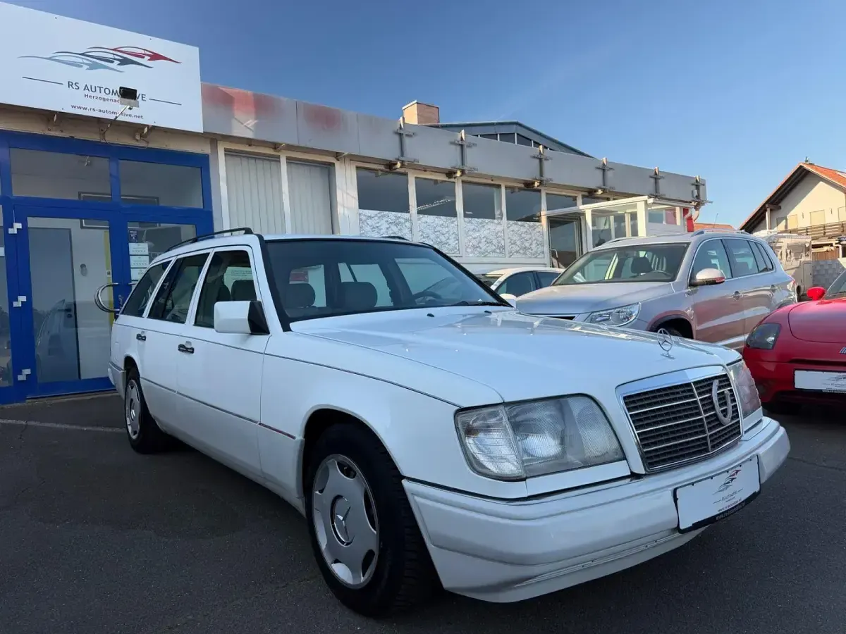 Gebraucht Mercedes E280 Sportline 193 PS (141 kW) 1995 Weiß Kombi