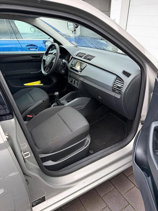 Gebraucht Skoda Fabia 75 PS (55 kW) 2016 Grau Kleinwagen