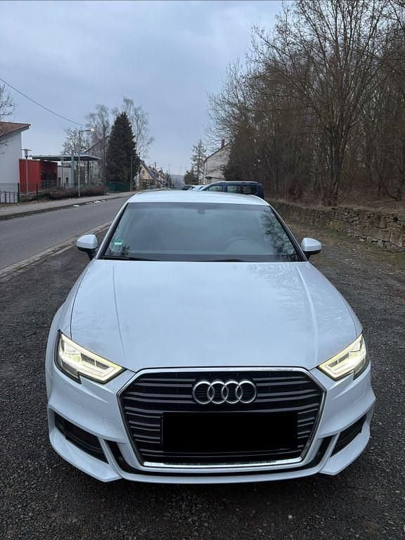 Gebraucht Audi A3 S-Line 116 PS (85 kW) 2019 Weiß Limousine