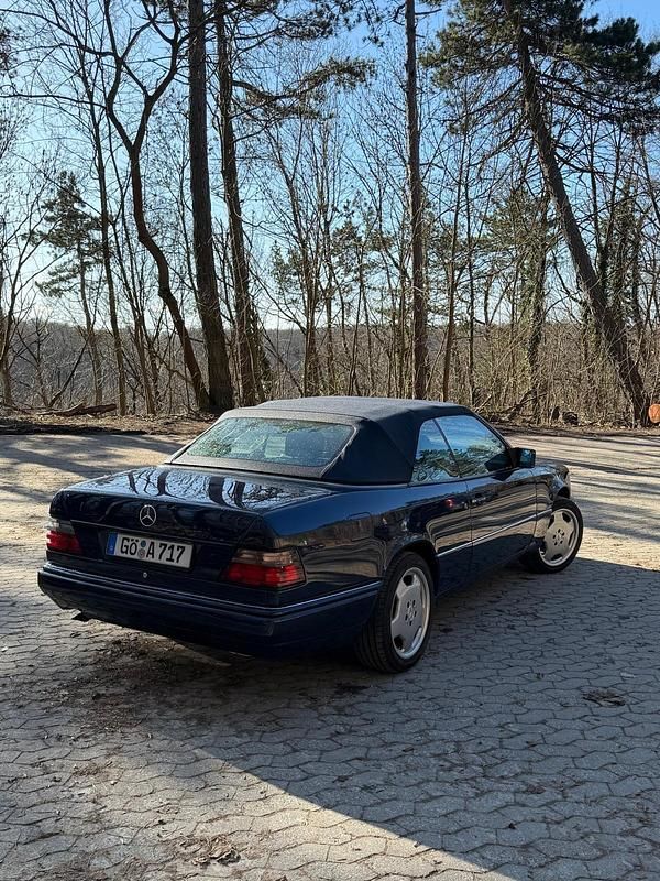 Gebraucht Mercedes 200 136 PS (100 kW) 1996 Blau Cabrio