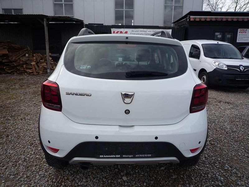 Gebraucht Dacia Sandero Celebration 90 PS (66 kW) 2019 Gletscherweiss Kleinwagen