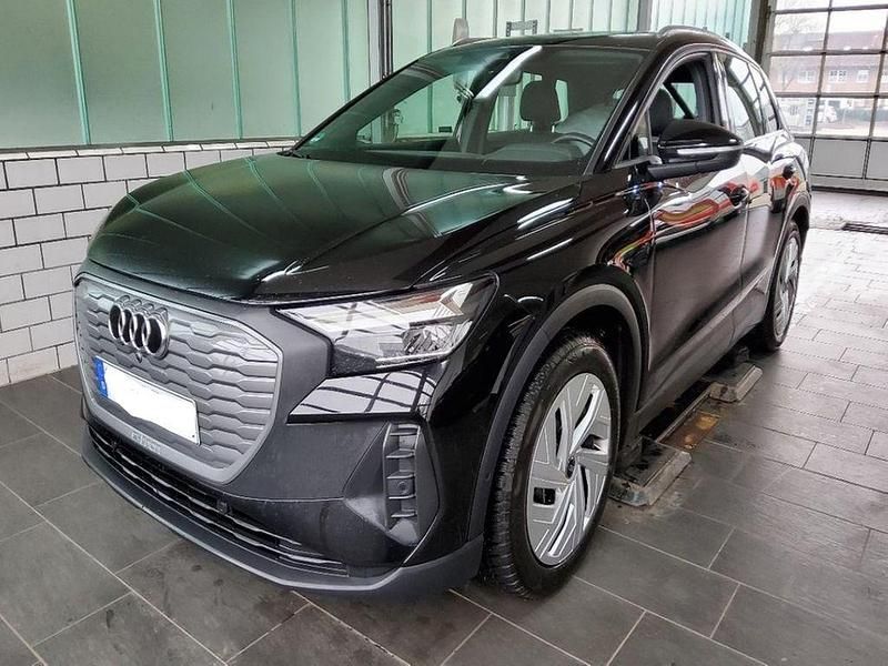Gebraucht Audi Q4 e-tron Comfort 150 kW (204 PS) 2023 Schwarz (mythosschwarz metallic) SUV