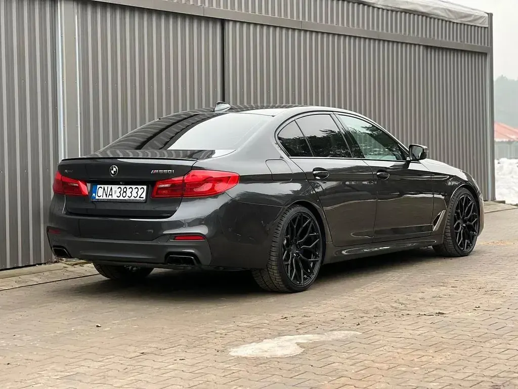 Gebraucht BMW M550 462 PS (339 kW) 2018 Grau Limousine