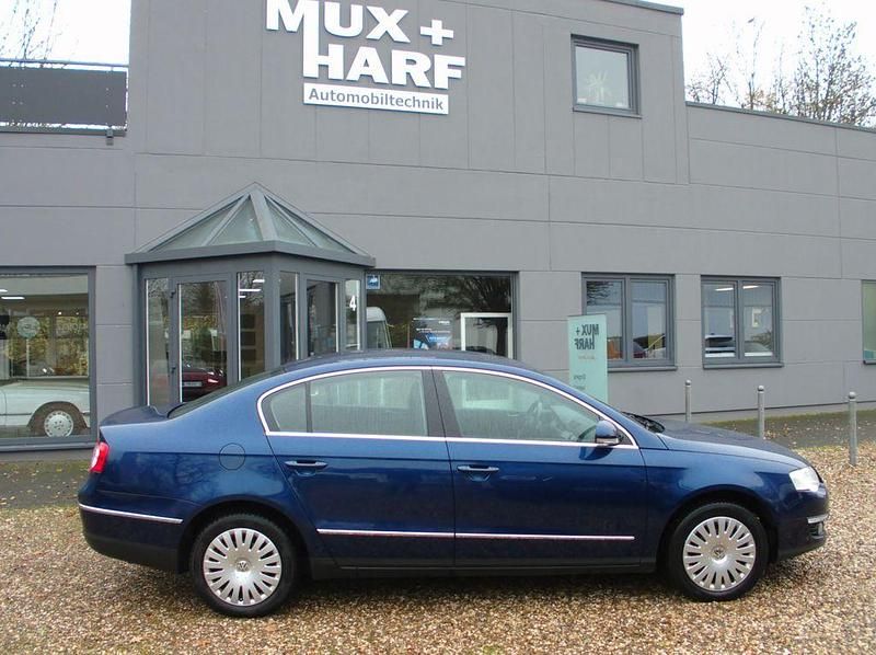 Blau Gebraucht 2008 VW Passat Comfortline Limousine | 4.900 € (Etwas zu teuer) - Bild 1/4