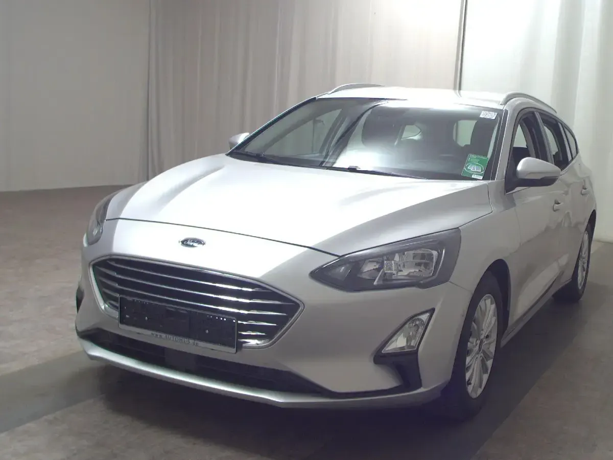 Używany Ford Focus Titanium 125 KM (91 kW) 2021 Srebrny Kombi