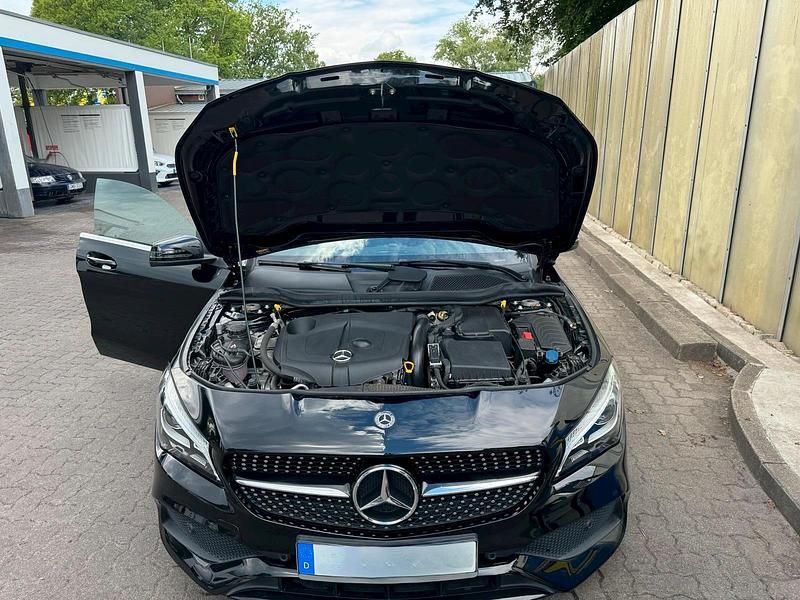 Gebraucht Mercedes CLA200 AMG line 136 PS (100 kW) 2019 Schwarz Coupé