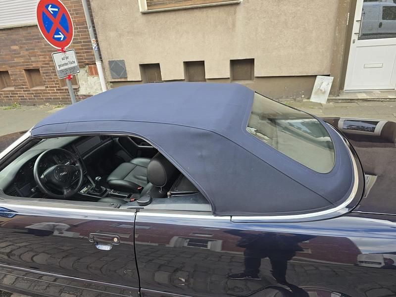 Second-hand Audi 80 150 CP (110 kW) 1996 Albastru Cabrio