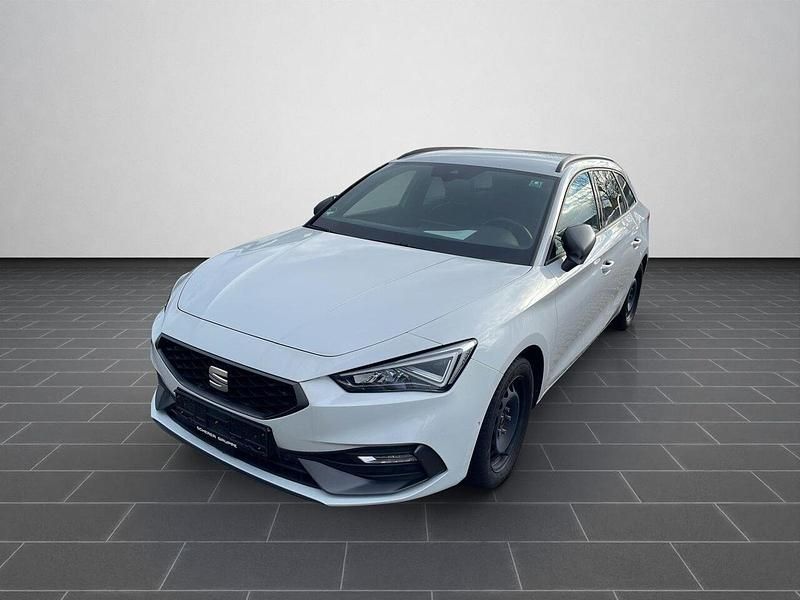 "nevada" weiss (metallic) Gebraucht 2022 Seat Leon FR Limousine | 16.500 € (Superpreis) - Bild 1/4