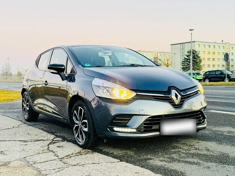 Gebraucht Renault Clio IV LIMITED 90 PS (66 kW) 2018 Grau Kleinwagen