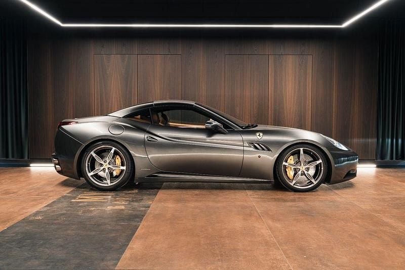 Second-hand Ferrari California 460 CP (338 kW) 2010 Gri Cabrio