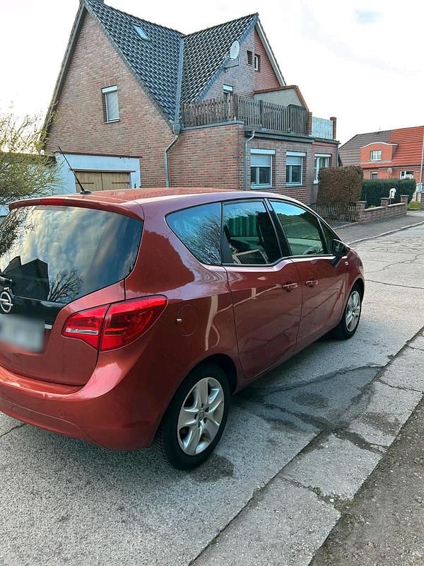 Gebraucht Opel Meriva 140 PS (102 kW) 2012 Andere farben Van / Kleinbus