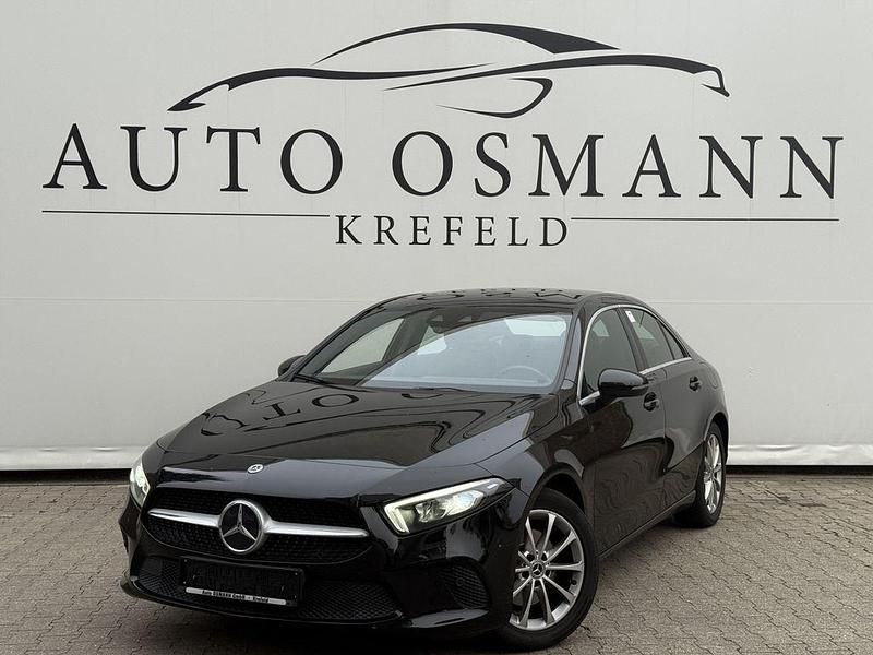 Schwarz Gebraucht 2020 Mercedes A200 Limousine | 20.950 € (Fairer Preis) - Bild 1/3