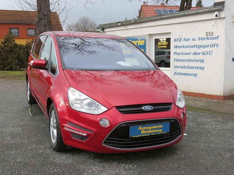 Gebraucht Ford S-MAX Titanium 203 PS (149 kW) 2014 Rot Van / Kleinbus