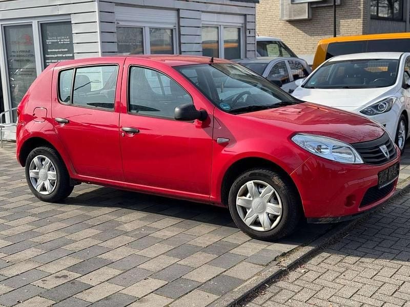 Gebraucht Dacia Sandero Basis 75 PS (55 kW) 2010 Rot "passion" Kleinwagen