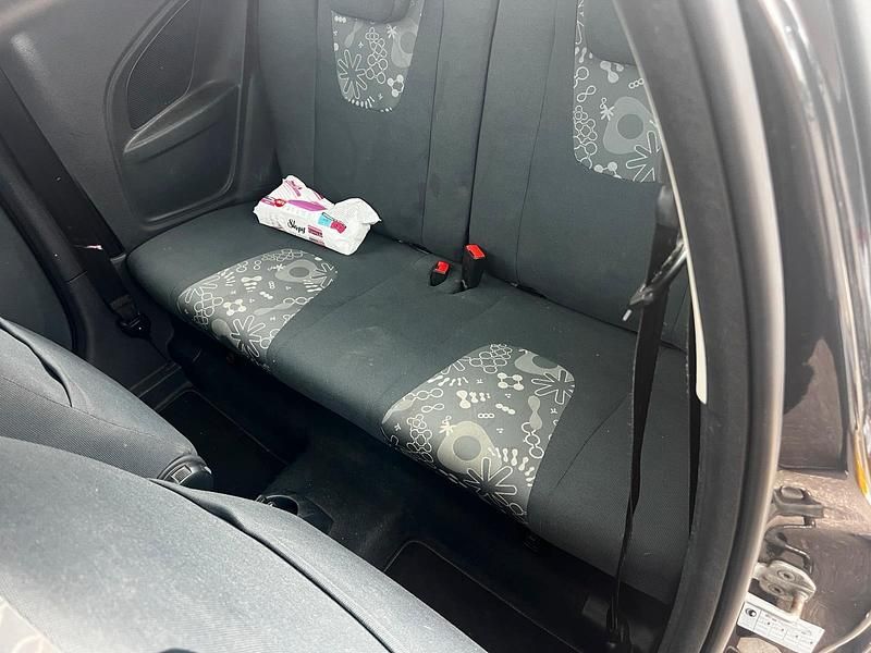 Schwarz Gebraucht 2012 Ford Ka Kleinwagen | 1.800 € (Fairer Preis) - Bild 1/4