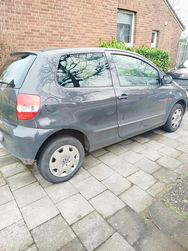 Gebraucht VW Fox 54 PS (39 kW) 2004 Grau Kleinwagen
