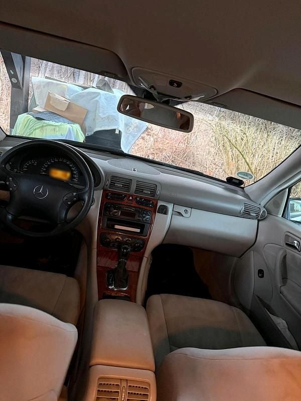 Gebraucht Mercedes C220 147 PS (108 kW) 2005 Schwarz Limousine