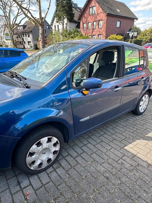 Second-hand Renault Modus 75 CP (55 kW) 2005 Albastru Monovolum