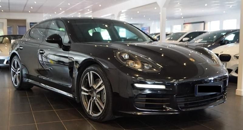 Tiefschwarz Gebraucht 2014 Porsche Panamera Limousine | 31.400 € (Superpreis) - Bild 1/4