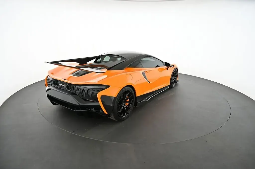 Neu McLaren Artura 700 PS (514 kW) 2026 Orange