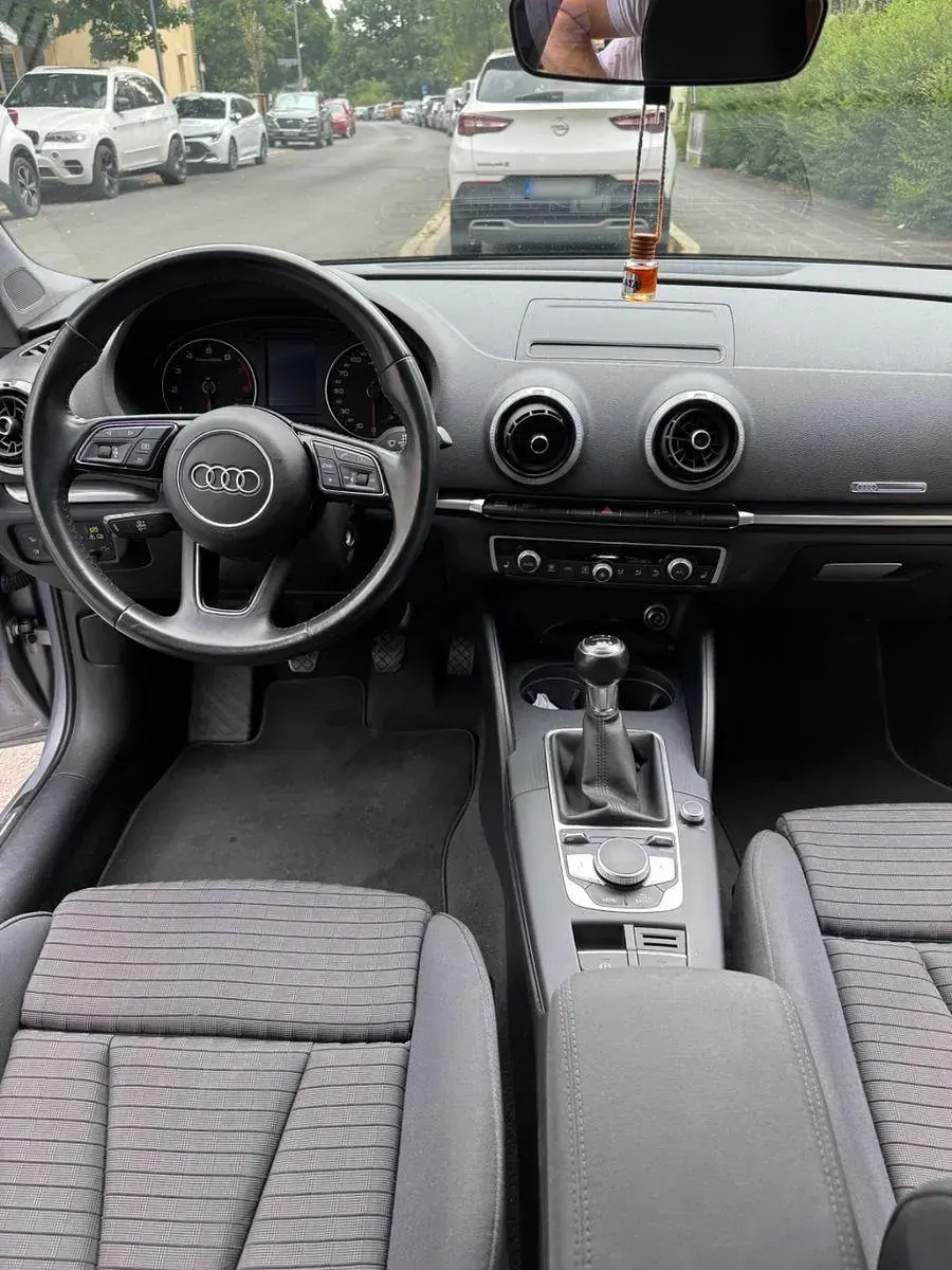 Gebraucht Audi A3 Sport 150 PS (110 kW) 2017 Grau Limousine