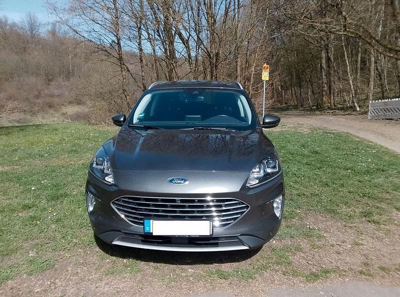 Gebraucht Ford Kuga Titanium 190 PS (139 kW) 2020 Grau SUV