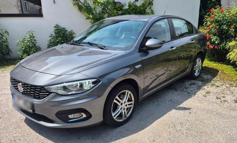 Gebraucht Fiat Tipo Easy 95 PS (69 kW) 2018 Grau Limousine