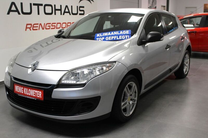 Grau Gebraucht 2013 Renault Mégane III Limousine | 6.990 € (Etwas zu teuer) - Bild 1/4
