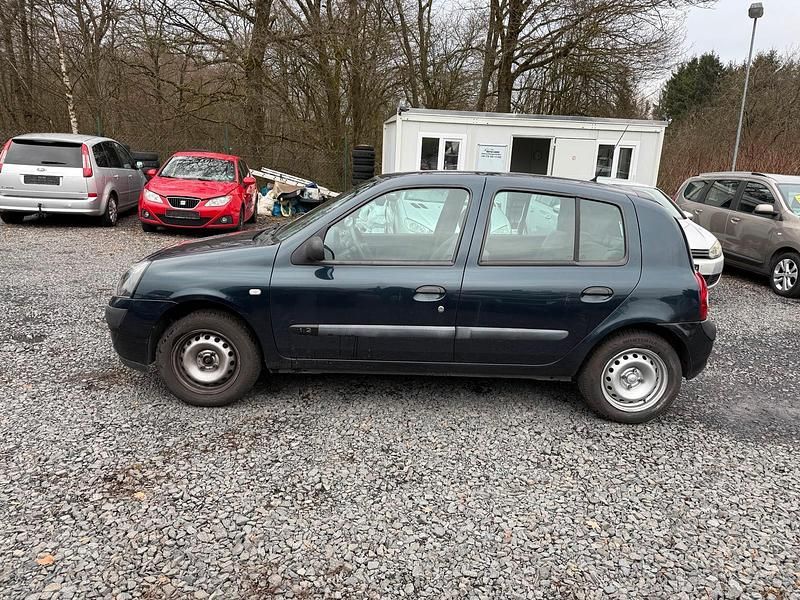 Gebraucht Renault Clio II 58 PS (42 kW) 2004 Grün Limousine