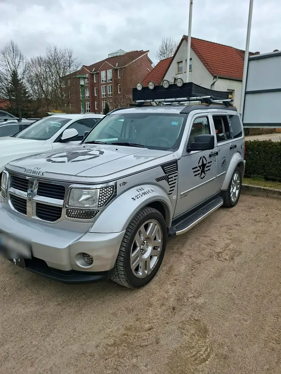 Gebraucht Dodge Nitro 177 PS (130 kW) 2010 Silber SUV