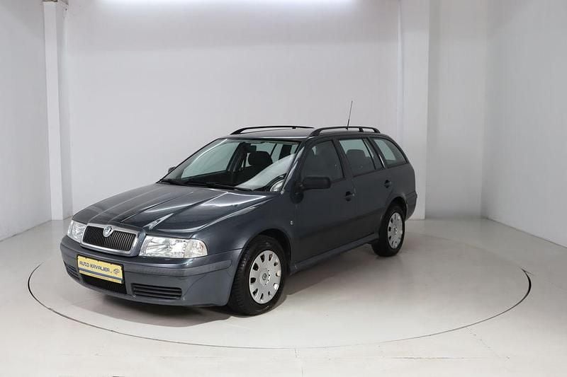 Schwarz Gebraucht 2010 Skoda Octavia Ambiente Kombi | 5.790 € (Superpreis) - Bild 1/4