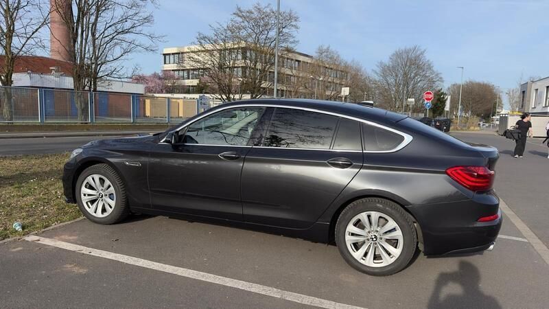 Schwarz Gebraucht 2015 BMW 530 Gran Turismo Limousine | 14.000 € (Fairer Preis) - Bild 1/4