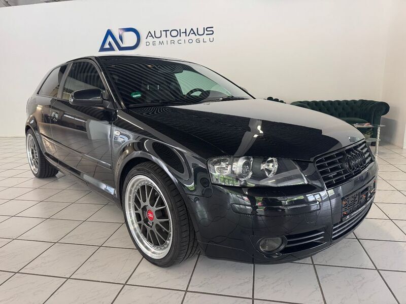 Schwarz Gebraucht 2015 Audi A3 S-Line Limousine | 7.490 € - Bild 1/4