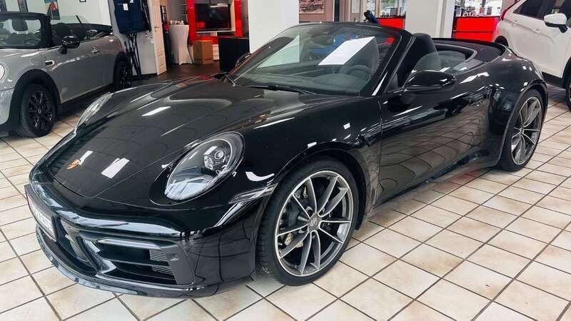 Nero uni Gebraucht 2022 Porsche 992 Cabrio | 134.992 € (Fairer Preis) - Bild 1/4