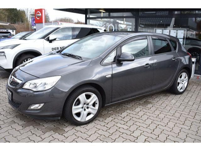 Gebraucht Opel Astra Design Edition 140 PS (102 kW) 2012 Karbongrau Limousine