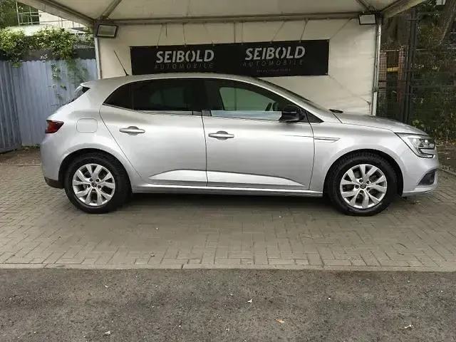 Gebraucht Renault Mégane IV LIMITED 140 PS (102 kW) 2019 Silber Limousine